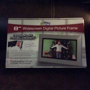8” Widescreen Digital Picture Frame